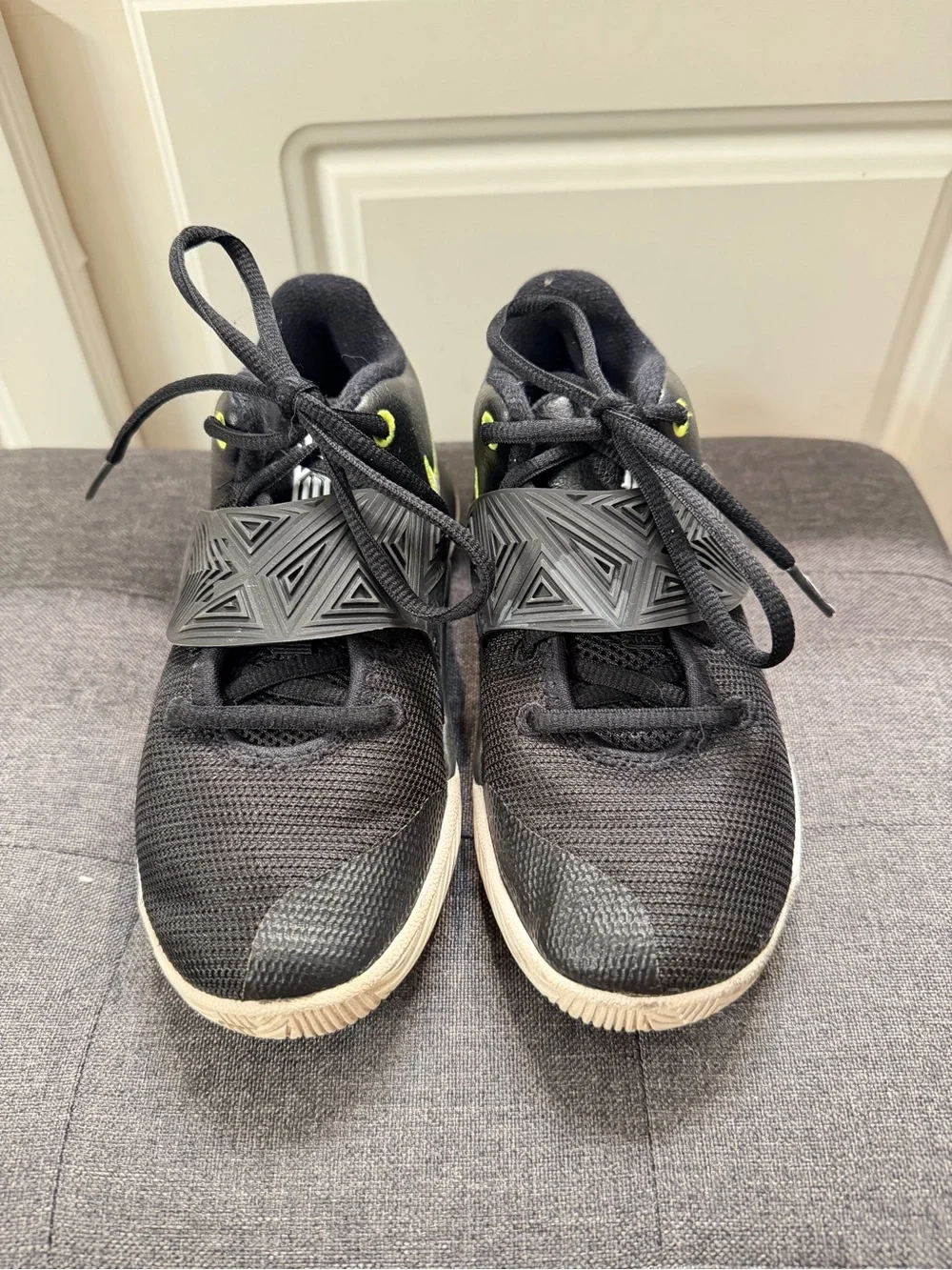 Nike black yellow